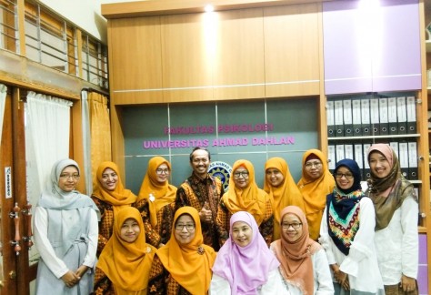 studibandingFakultasPsikologiUMS